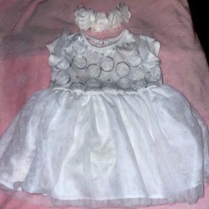 🤍 Beautiful white special occasion infant dress. Size 3-6 months.